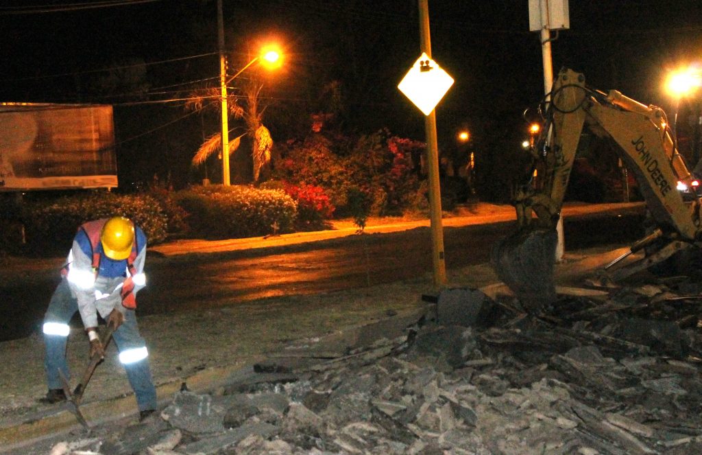 Intensifican Trabajos De Bacheo Nocturno Lja Aguascalientes