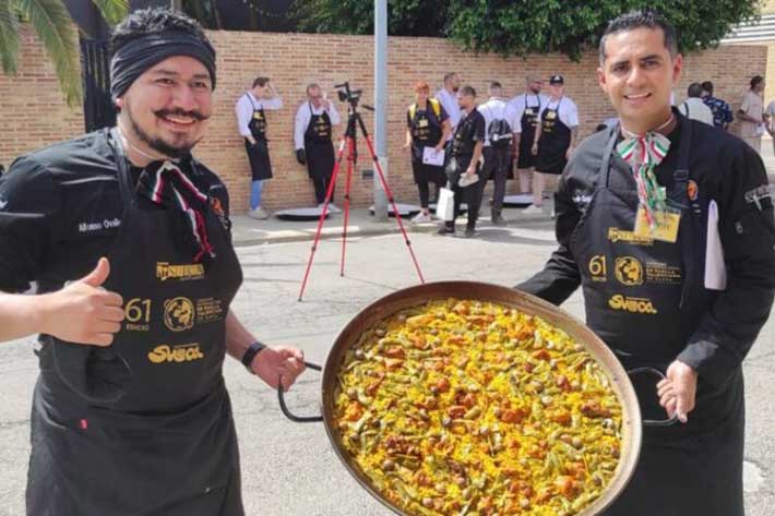 Dos Mexicanos Ganan Concurso Por La Mejor Paella Del Mundo Lja